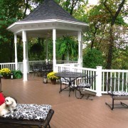 Gossen PVC deck with Timbertech Railing