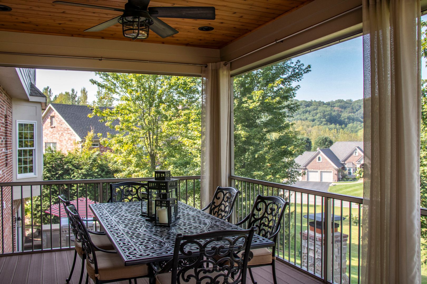 outdoor dining area that is perfect for spending time with family